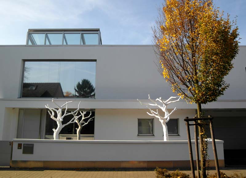 3 große, weiße Kunstbäume (330 cm) im Außenbereich/ Outdoor