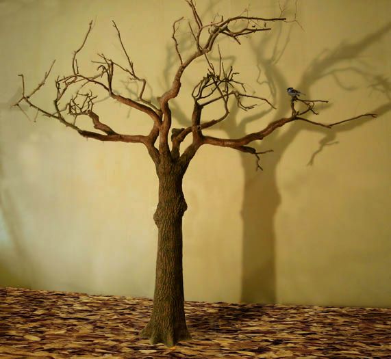 Kahler Kunstbaum ohne Blätter